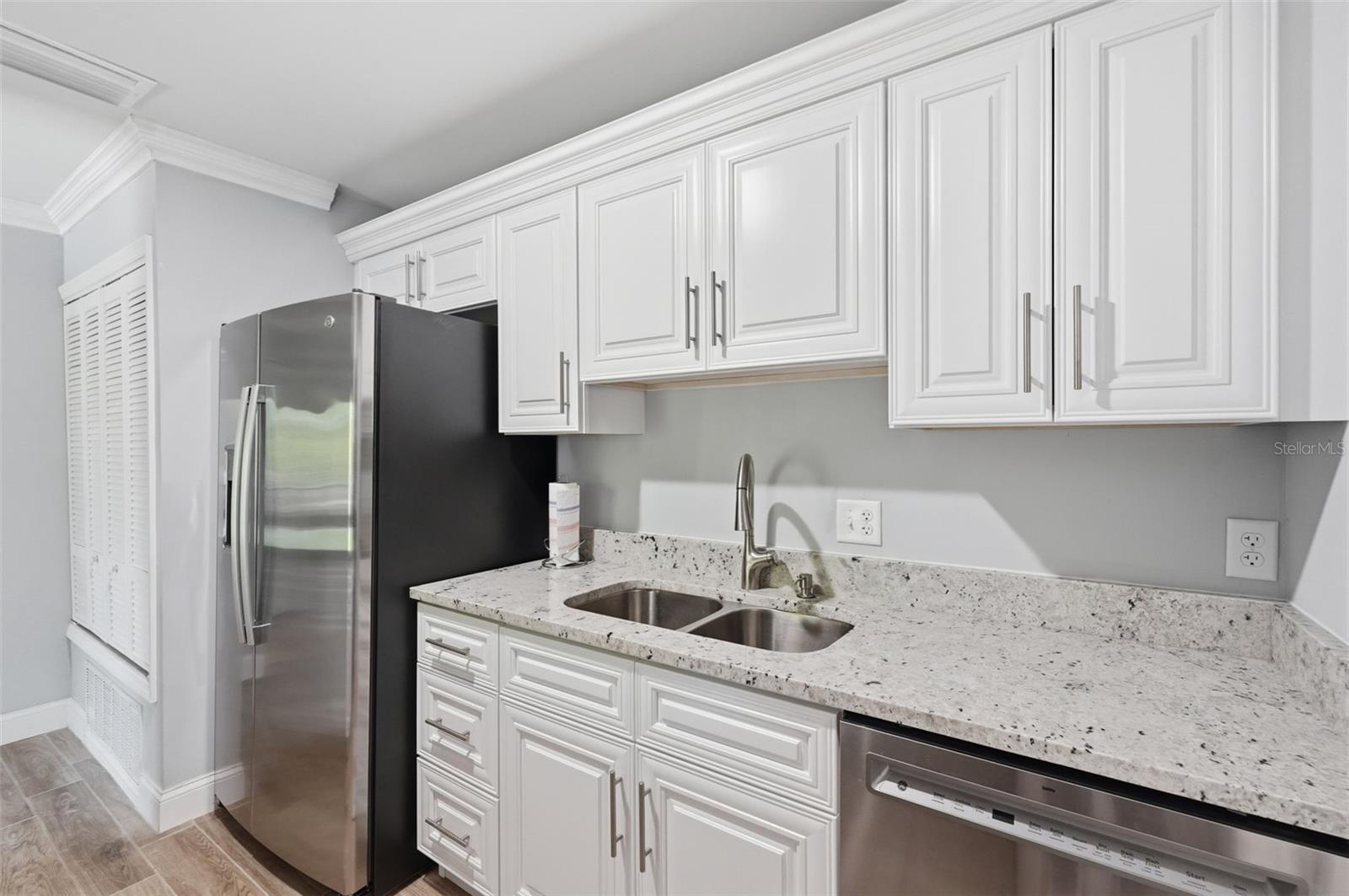 STONE CREEK POINTE A CONDOMINI - Residential