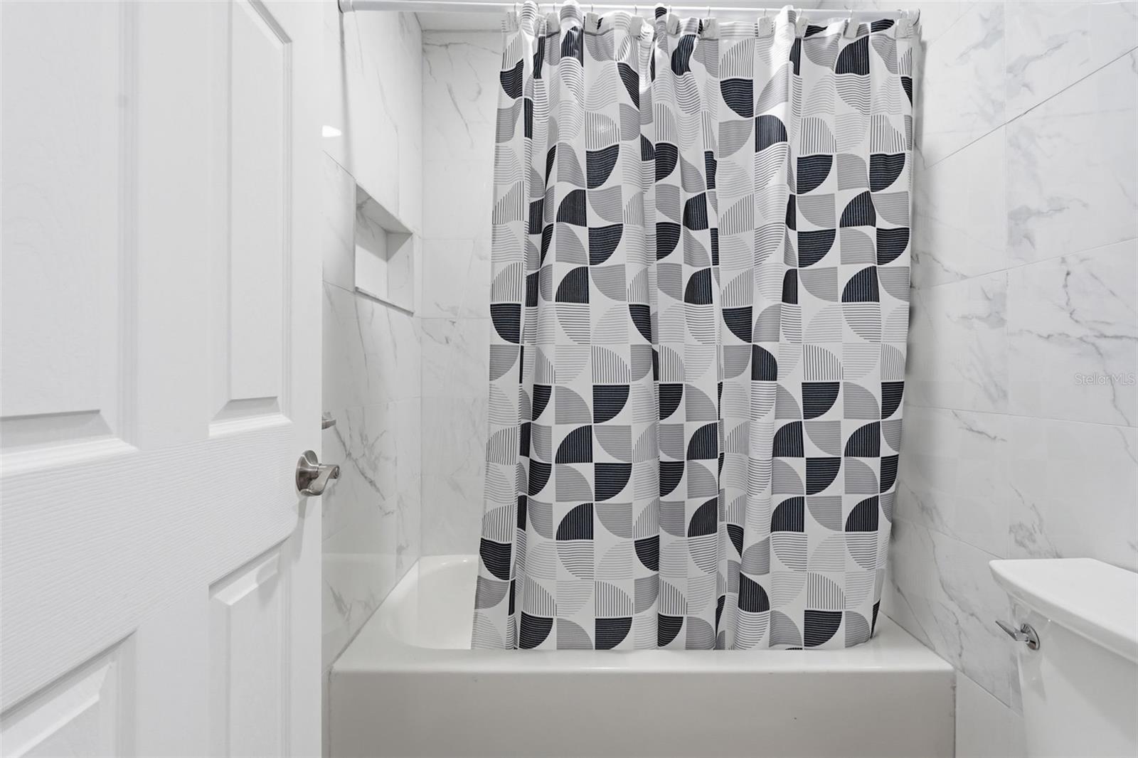 STONE CREEK POINTE A CONDOMINI - Residential