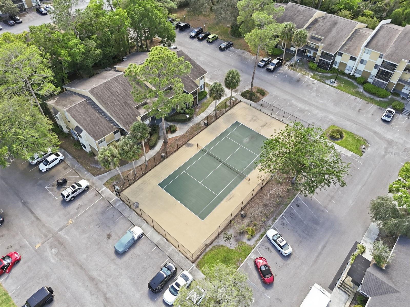 STONE CREEK POINTE A CONDOMINI - Residential