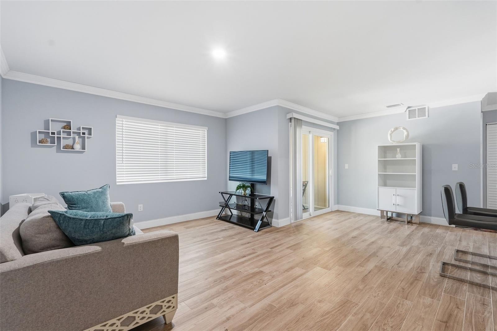 STONE CREEK POINTE A CONDOMINI - Residential