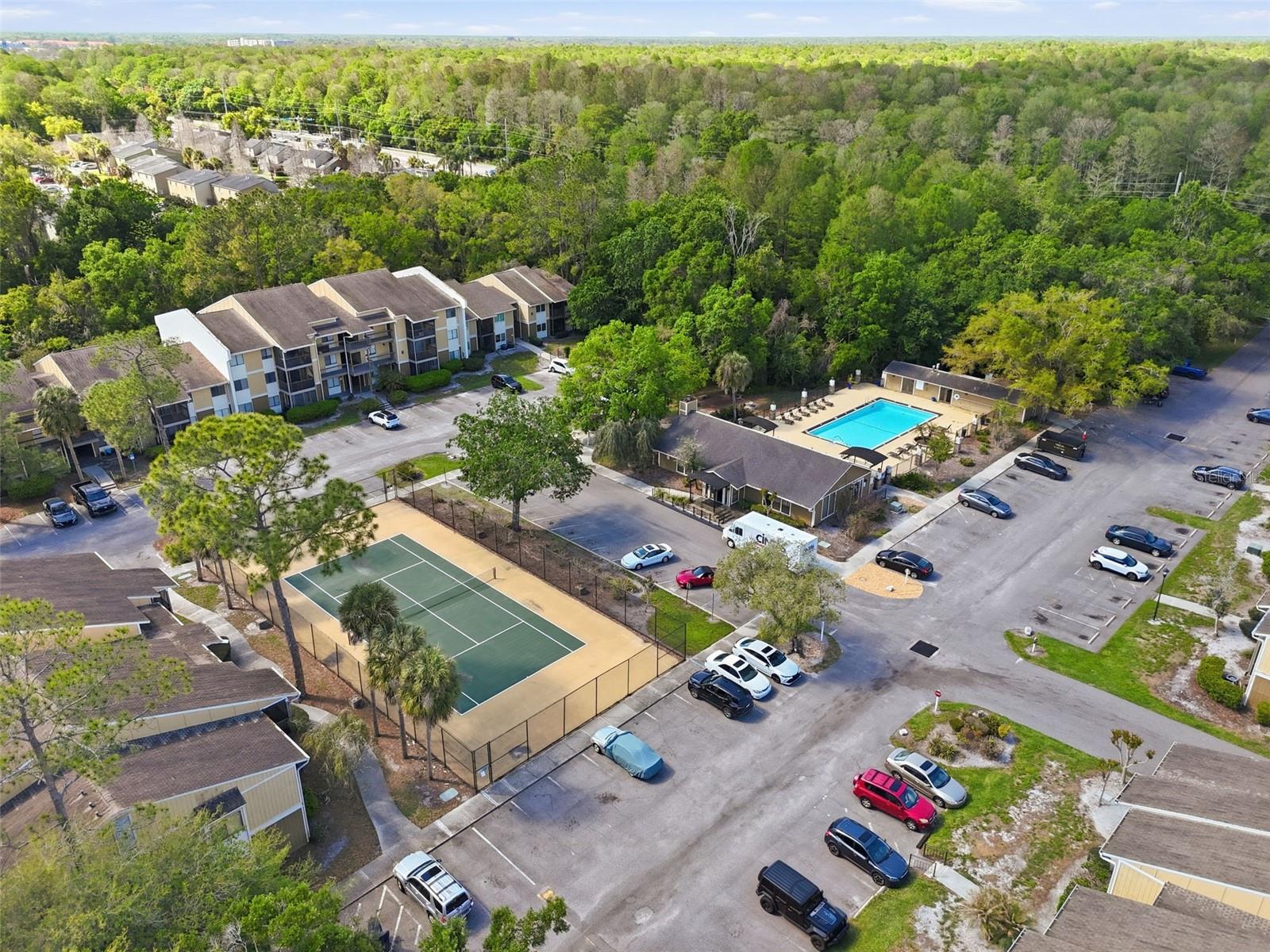 STONE CREEK POINTE A CONDOMINI - Residential