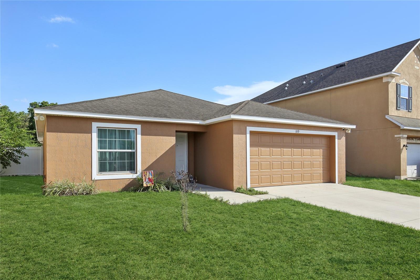 LAKES TR 02 - Residential Lease