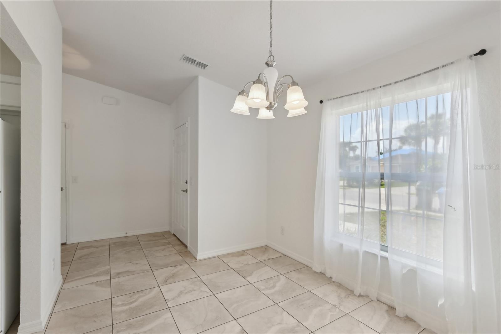 LAKES TR 02 - Residential Lease