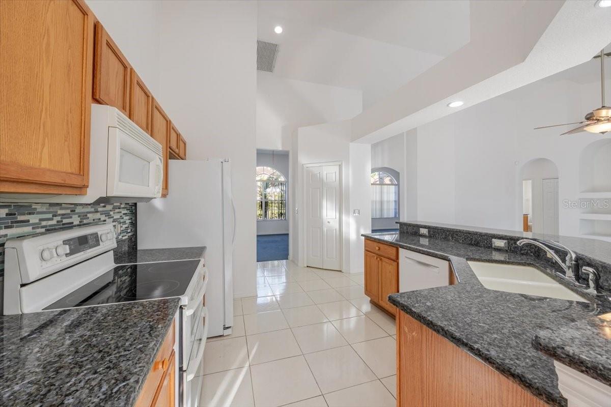 HIGHLANDS RESERVE PHASES 3A & 3B - Residential Lease