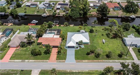 A home in PORT CHARLOTTE