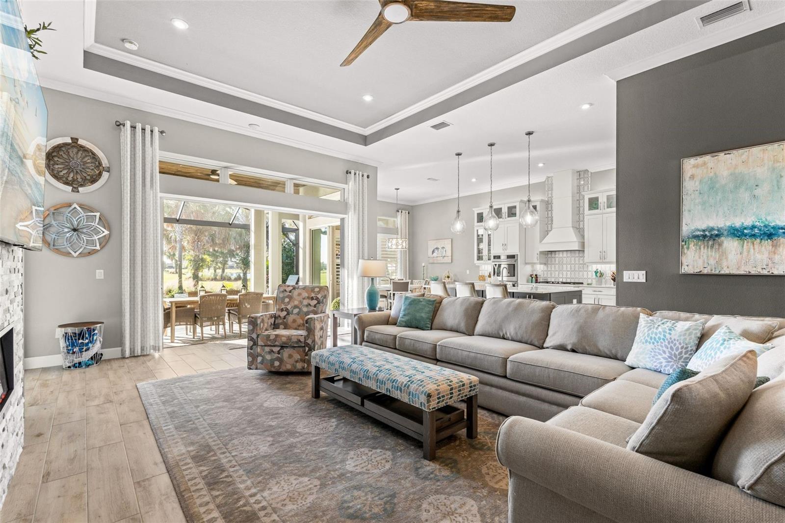 AZARIO ESPLANADE - Residential