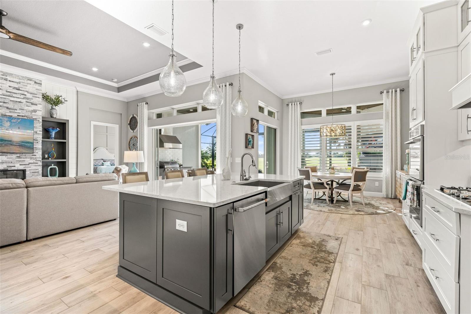 AZARIO ESPLANADE - Residential