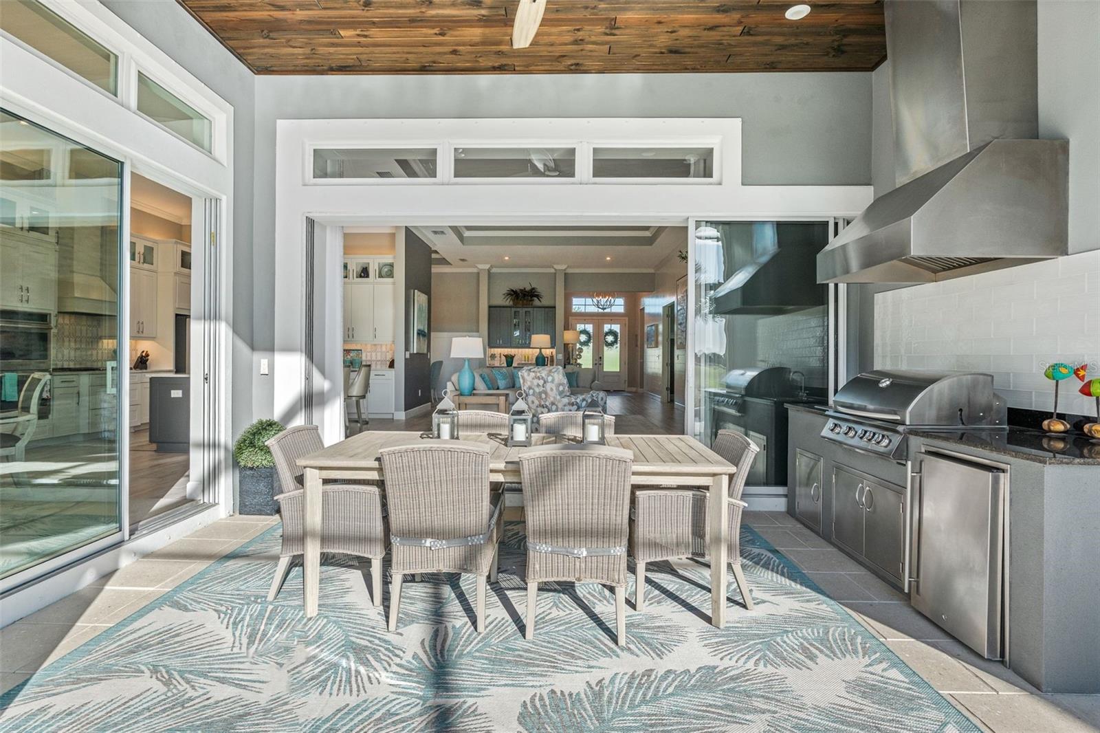 AZARIO ESPLANADE - Residential