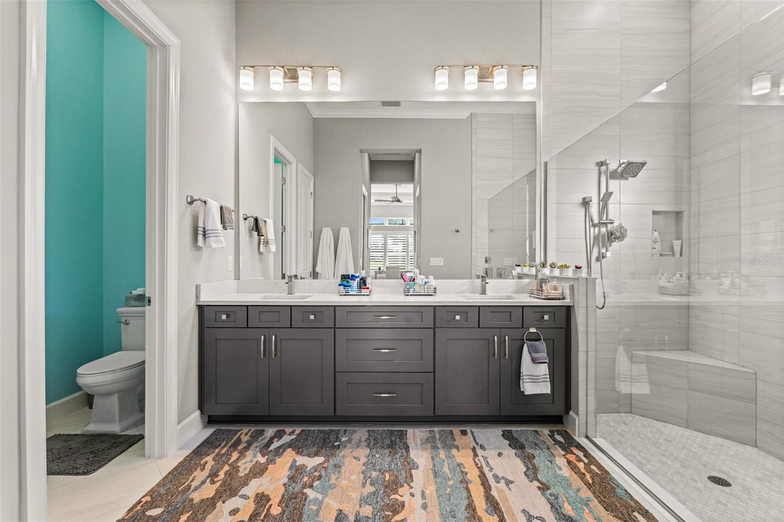 AZARIO ESPLANADE - Residential