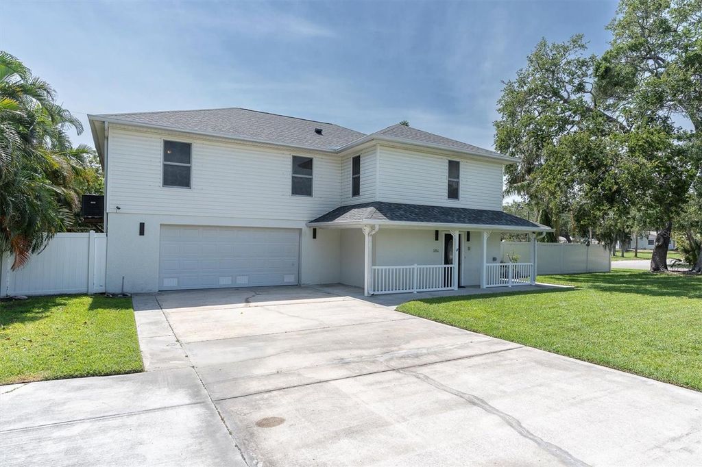 Photo of 2807 57th Street S, Gulfport, FL 33707 (MLS # TB8388842)