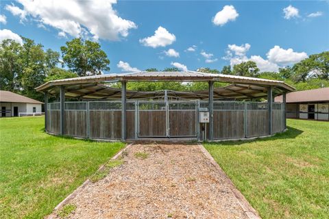 Tiny photo for 5450 NW 100th Street, Ocala, FL 34482 (MLS # OM725238)