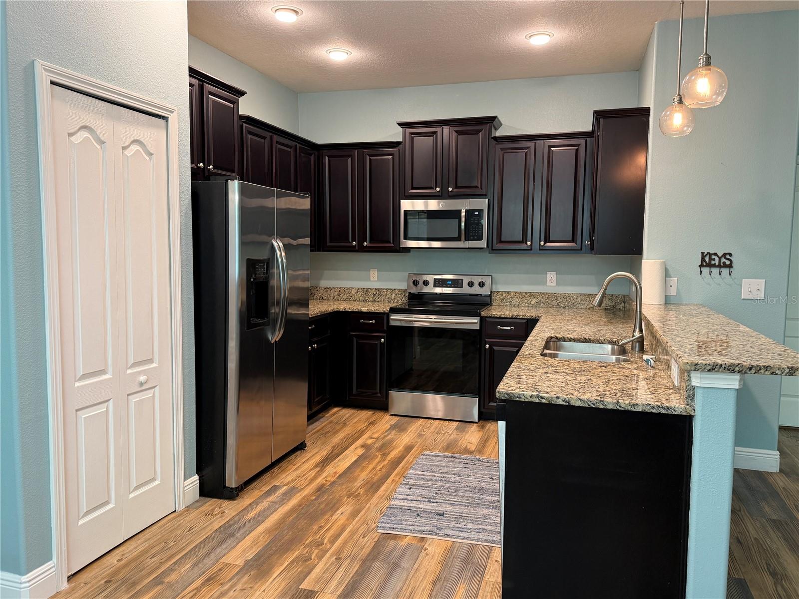 GRAND HAMPTON - Residential Lease