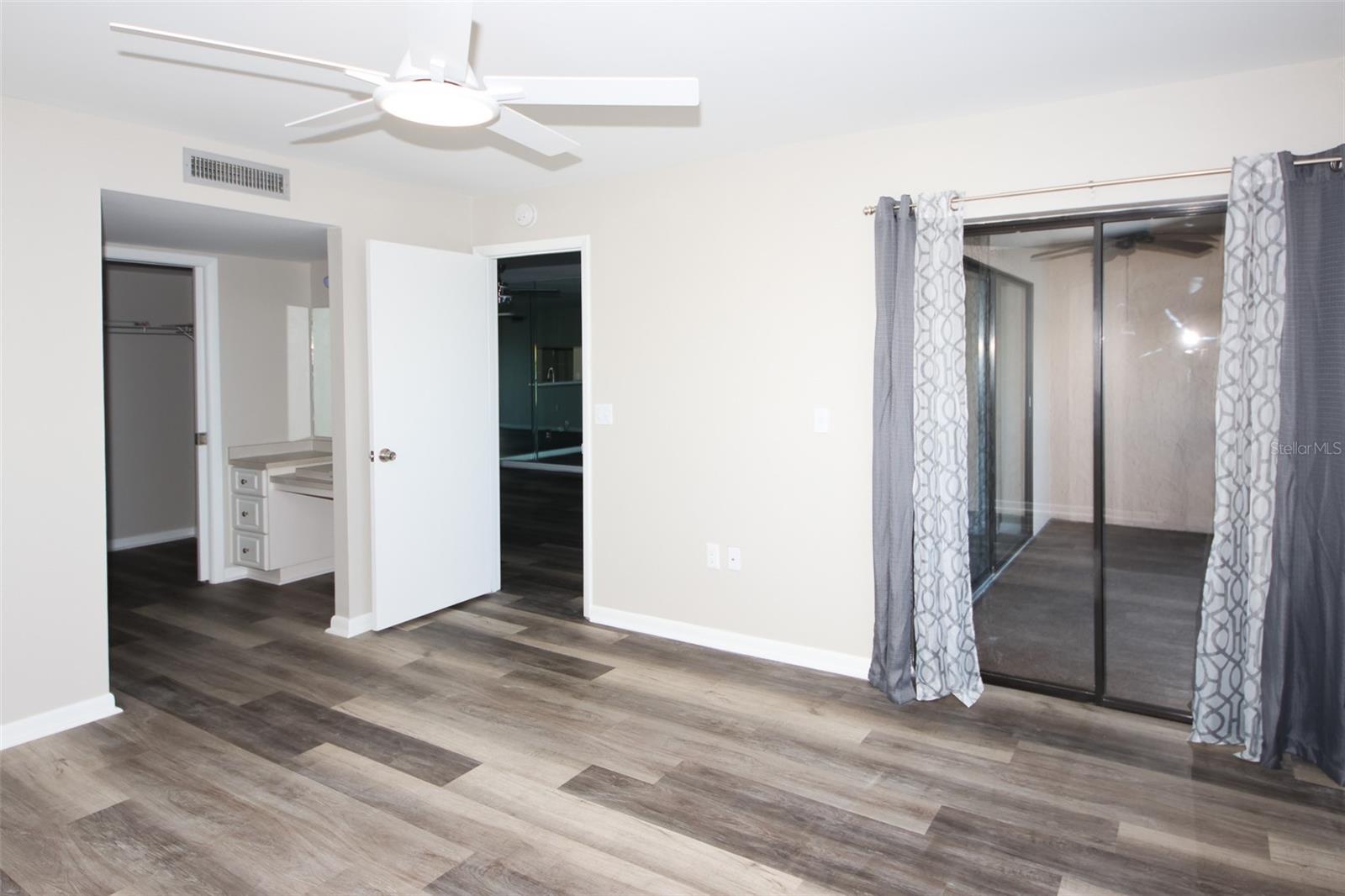 SAND PEBBLE POINTE CONDO 01 AMD 02 - Residential