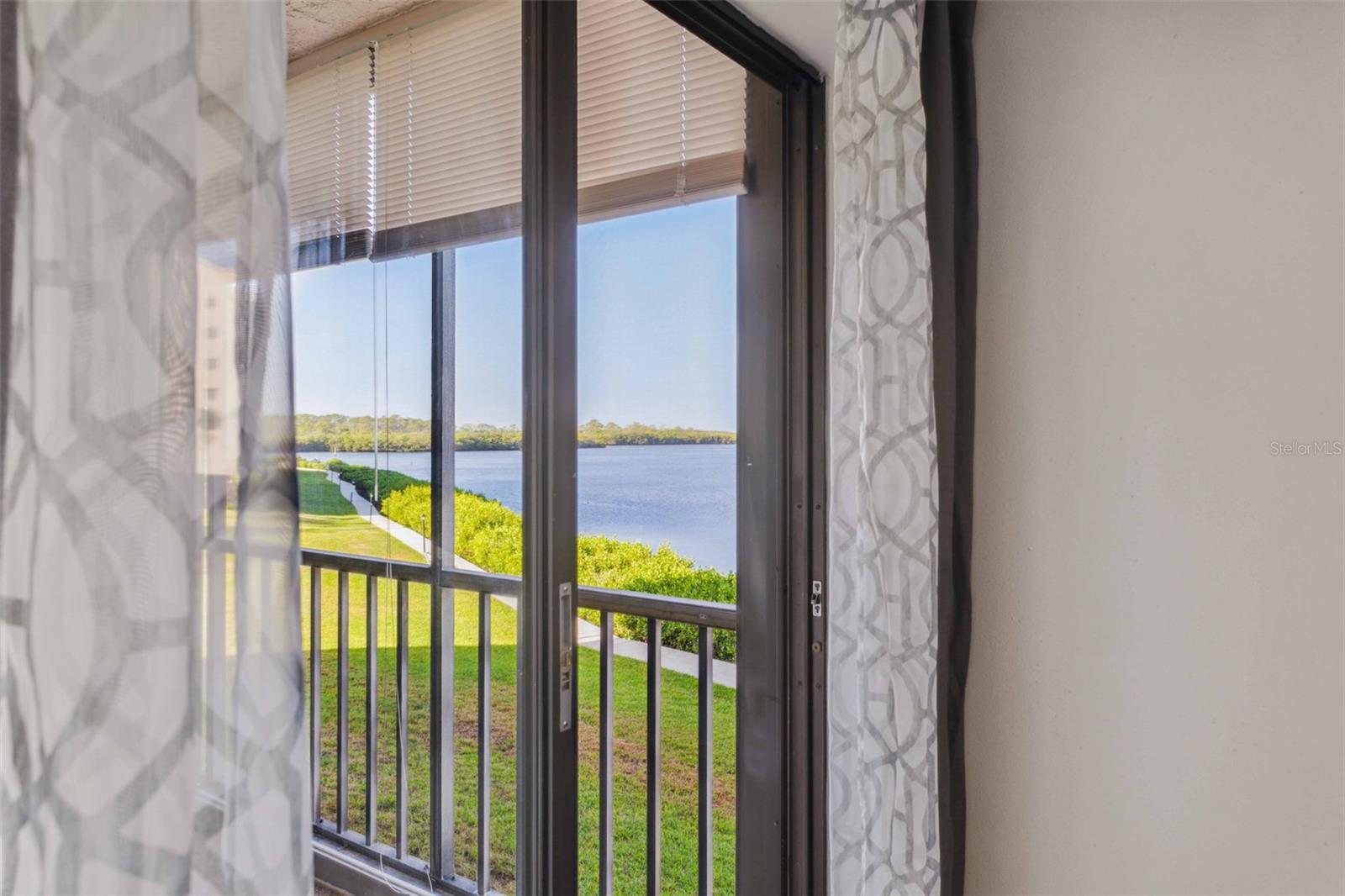 SAND PEBBLE POINTE CONDO 01 AMD 02 - Residential