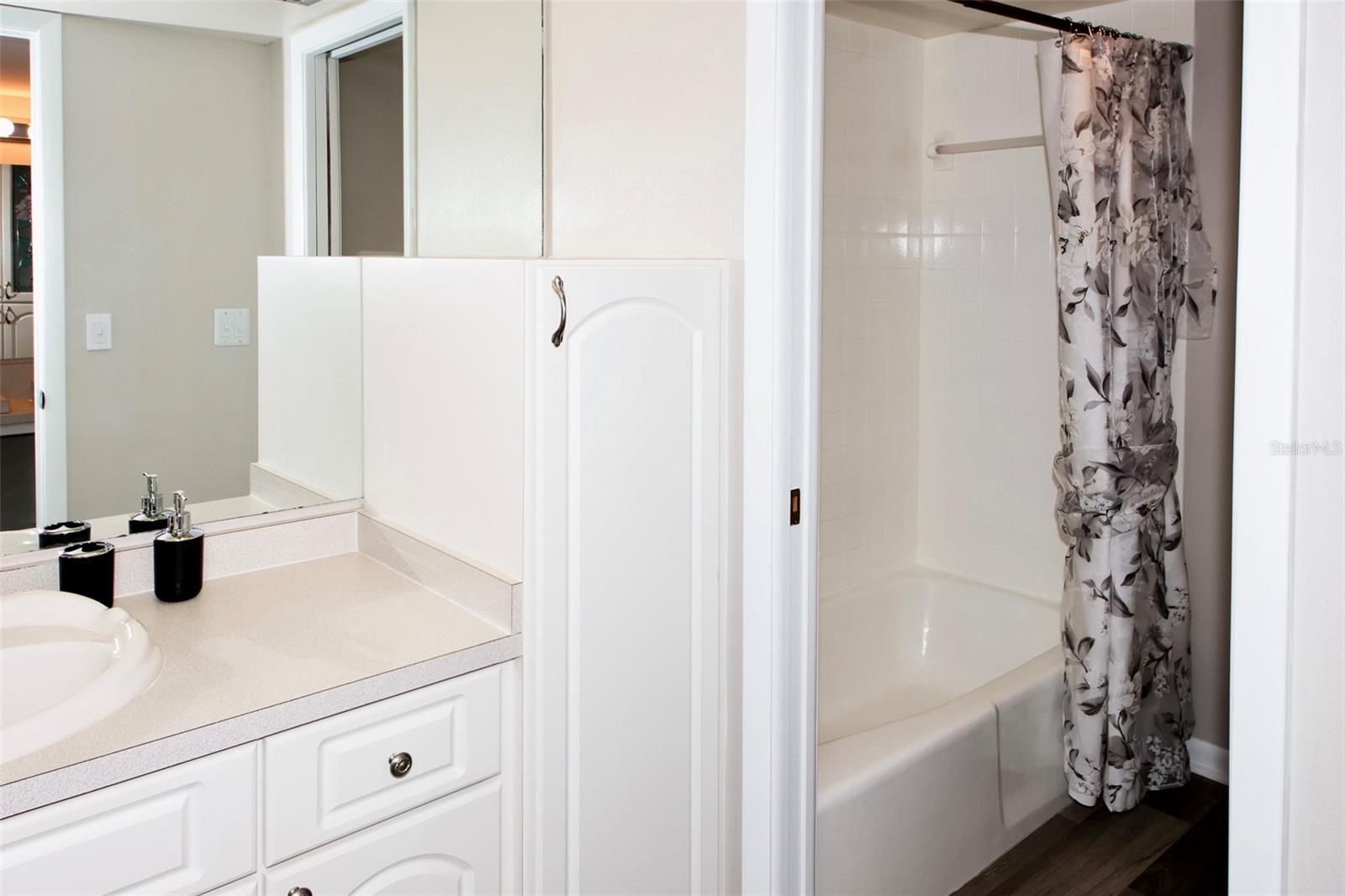 SAND PEBBLE POINTE CONDO 01 AMD 02 - Residential