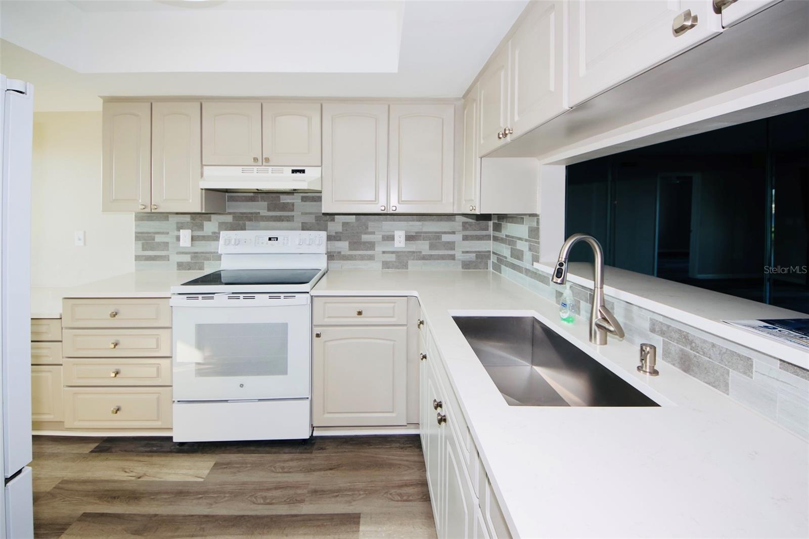 SAND PEBBLE POINTE CONDO 01 AMD 02 - Residential