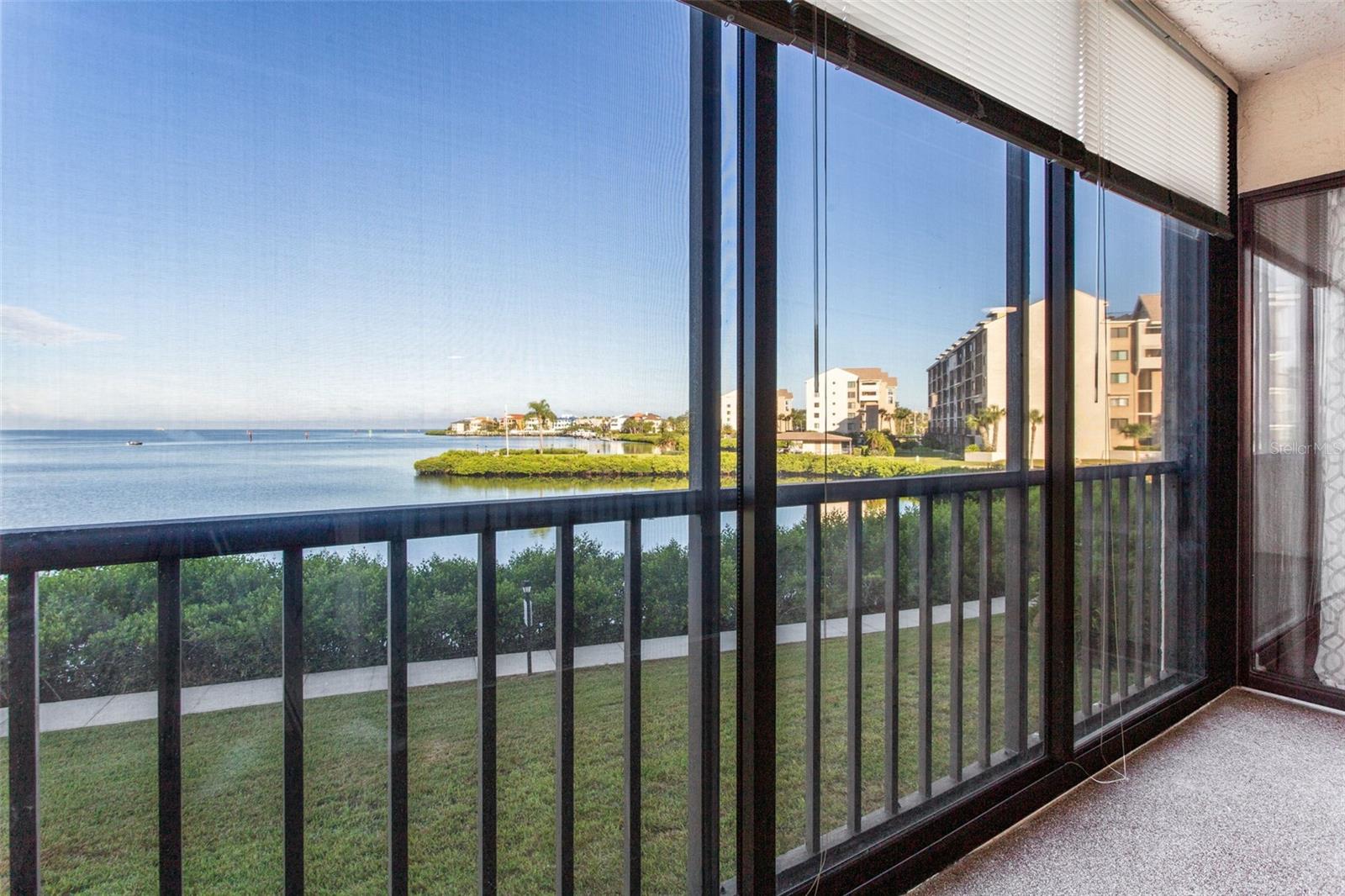 SAND PEBBLE POINTE CONDO 01 AMD 02 - Residential