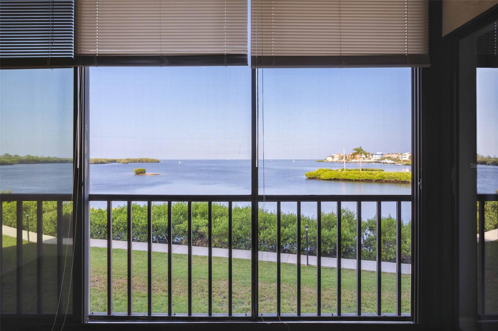 SAND PEBBLE POINTE CONDO 01 AMD 02 - Residential