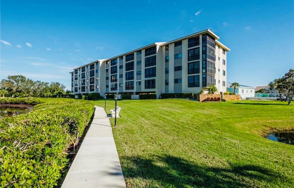 SAND PEBBLE POINTE CONDO 01 AMD 02 - Residential