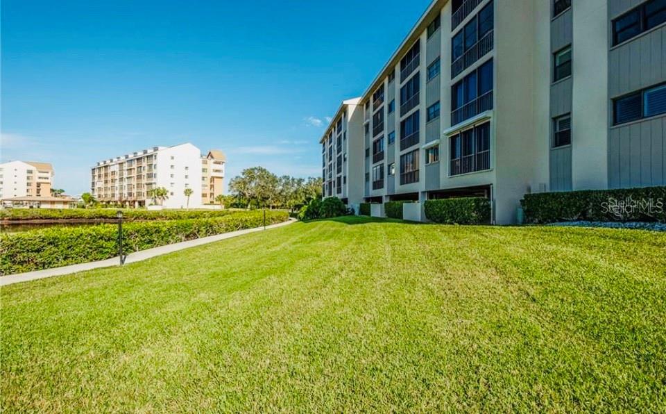 SAND PEBBLE POINTE CONDO 01 AMD 02 - Residential