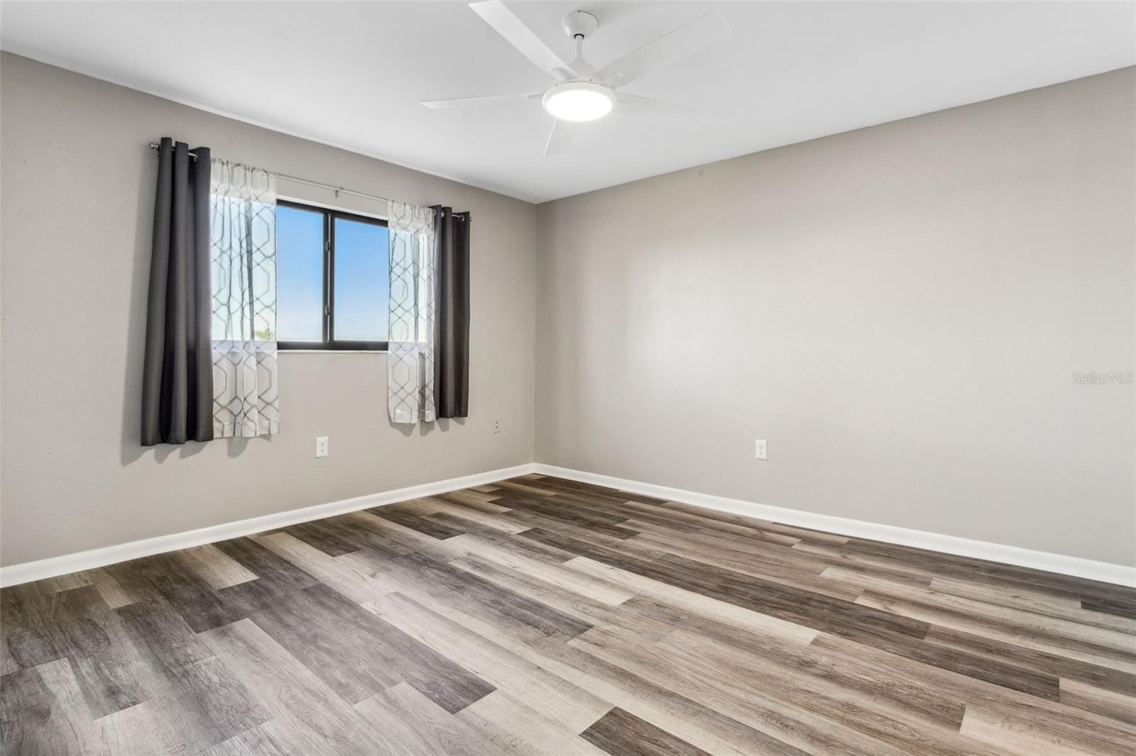 SAND PEBBLE POINTE CONDO 01 AMD 02 - Residential