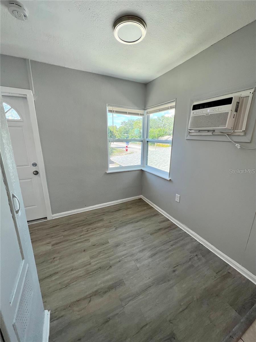 HIGHLAND GROVES - Residential Lease