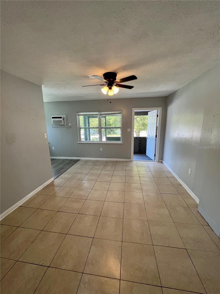 HIGHLAND GROVES - Residential Lease