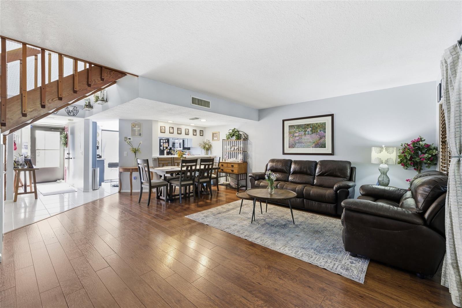 EAST LAKE WOODLANDS WOODS LANDING TWNHMS - Residential