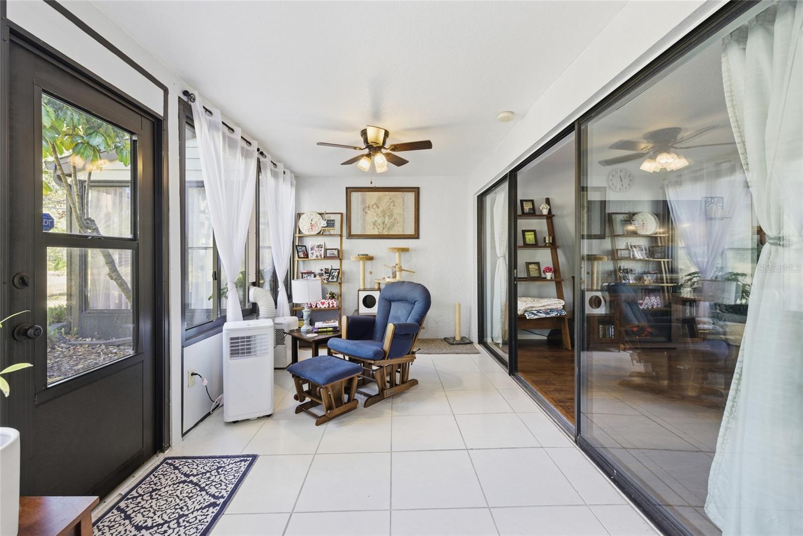 EAST LAKE WOODLANDS WOODS LANDING TWNHMS - Residential