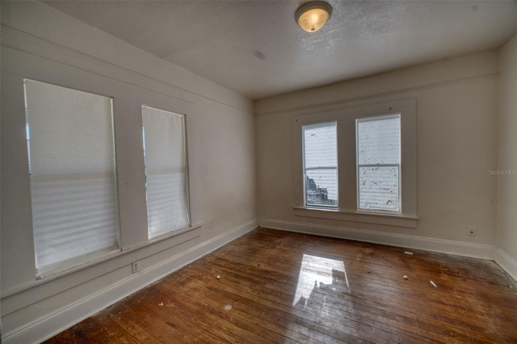 Photo of 128 Avenue D SW, Winter Haven, FL 33880 (MLS # L4961329)