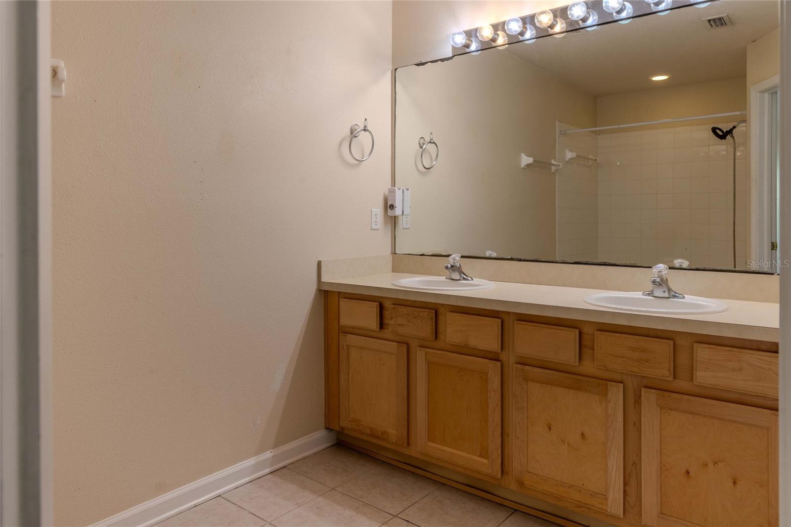 VISTA CAY - Residential