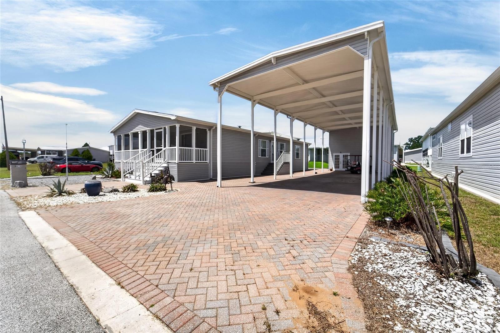 HAMPTON COURT UNREC - Residential