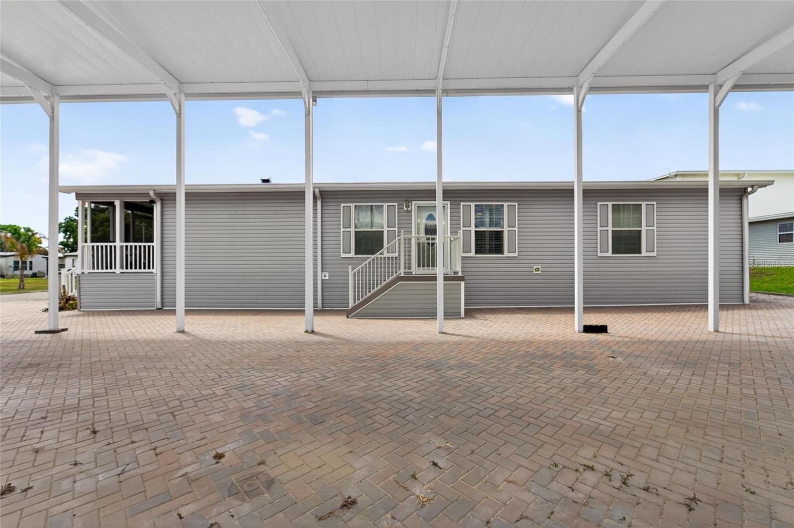HAMPTON COURT UNREC - Residential