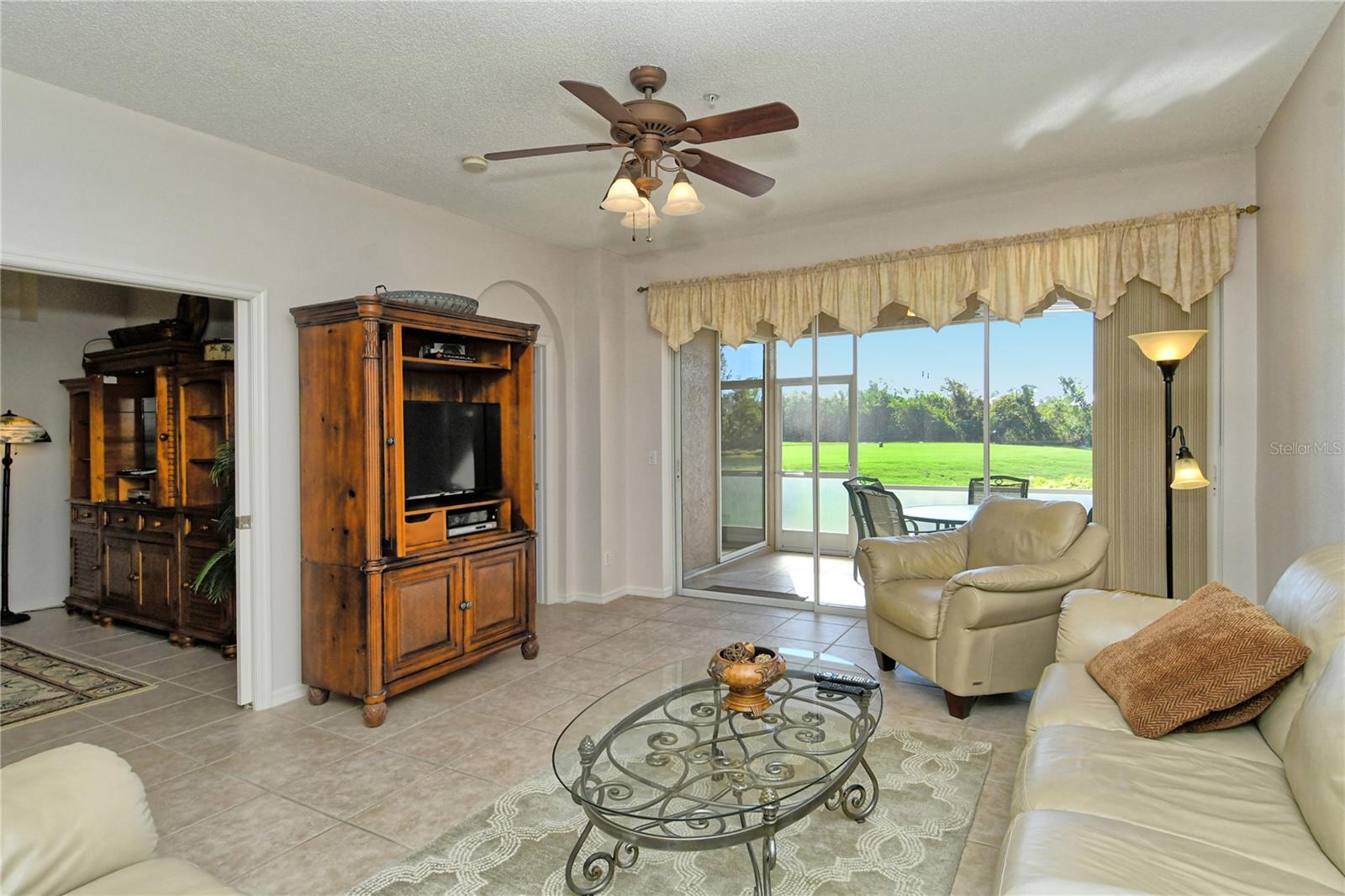 HERITAGE OAKS GOLF & COUNTRY CLUB - Residential