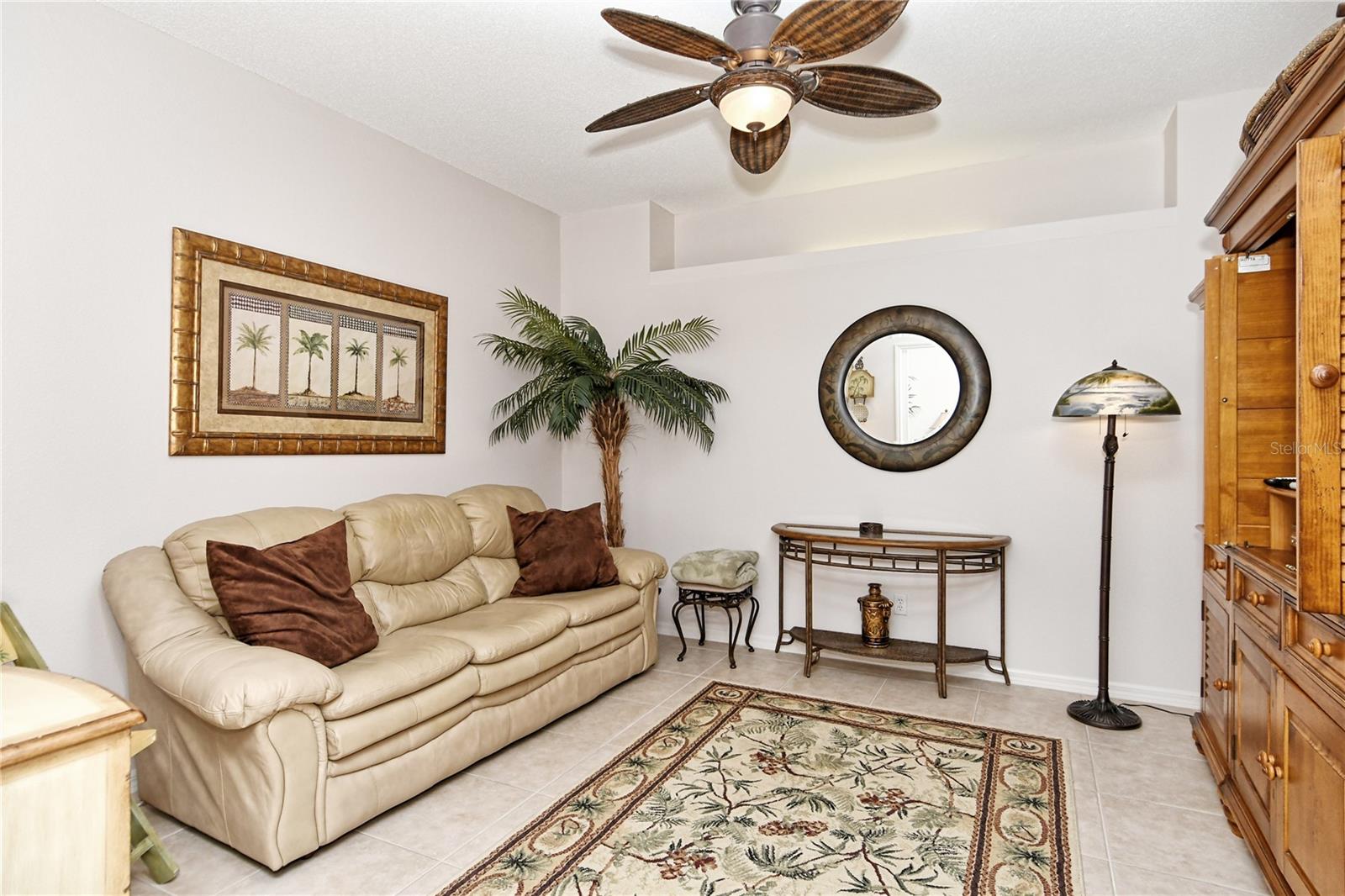 HERITAGE OAKS GOLF & COUNTRY CLUB - Residential