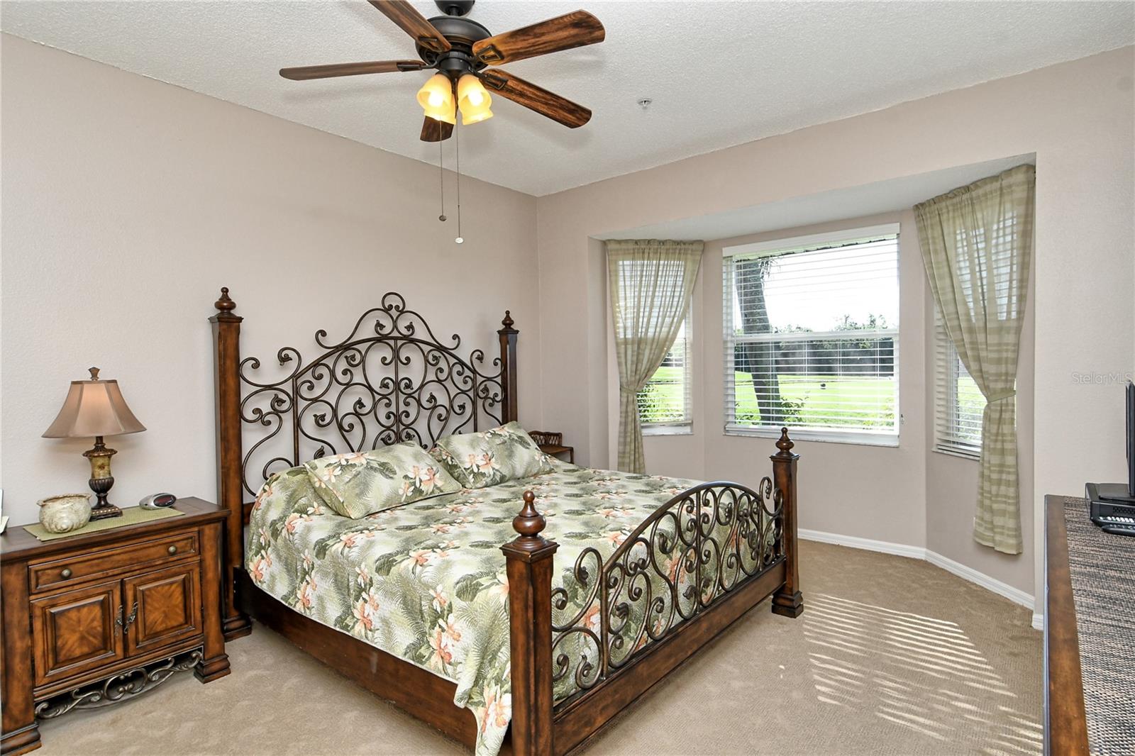 HERITAGE OAKS GOLF & COUNTRY CLUB - Residential