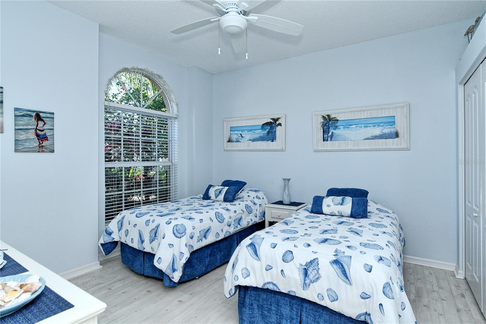 HERITAGE OAKS GOLF & COUNTRY CLUB - Residential