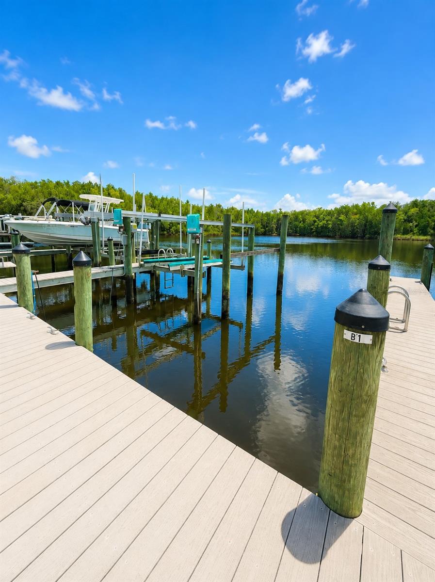 11122 W COVE HARBOR DRIVE 112