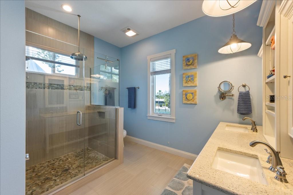 HOLMES BEACH 17TH UNIT - Residential