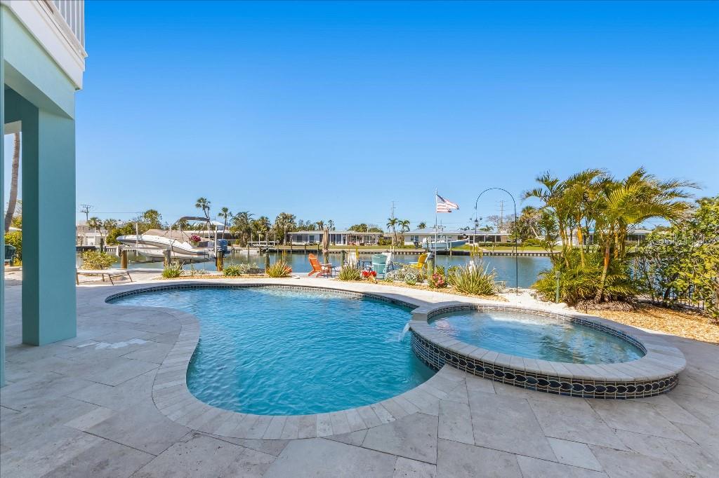 HOLMES BEACH 17TH UNIT - Residential