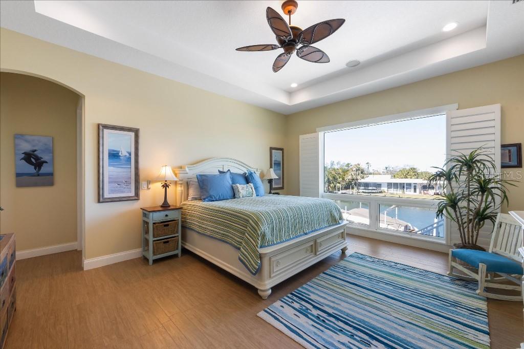 HOLMES BEACH 17TH UNIT - Residential