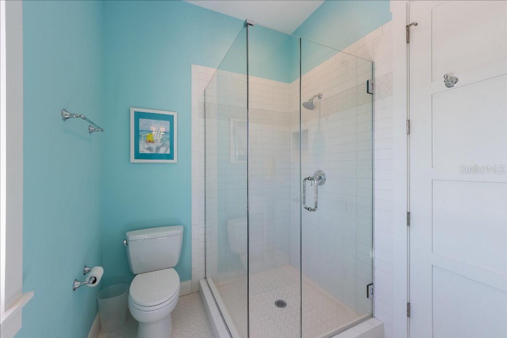 HOLMES BEACH 17TH UNIT - Residential