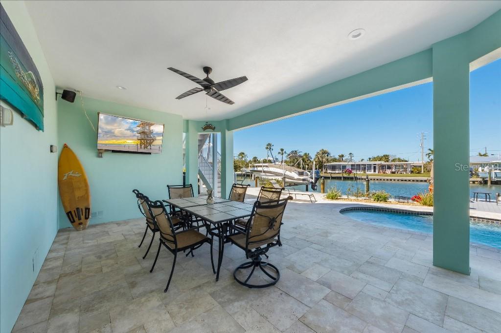 HOLMES BEACH 17TH UNIT - Residential