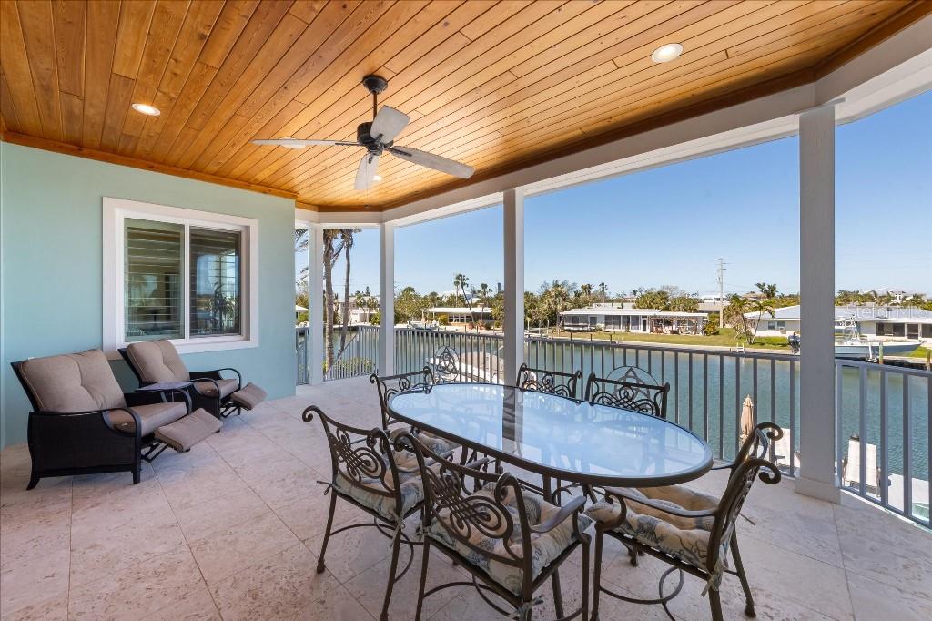 HOLMES BEACH 17TH UNIT - Residential