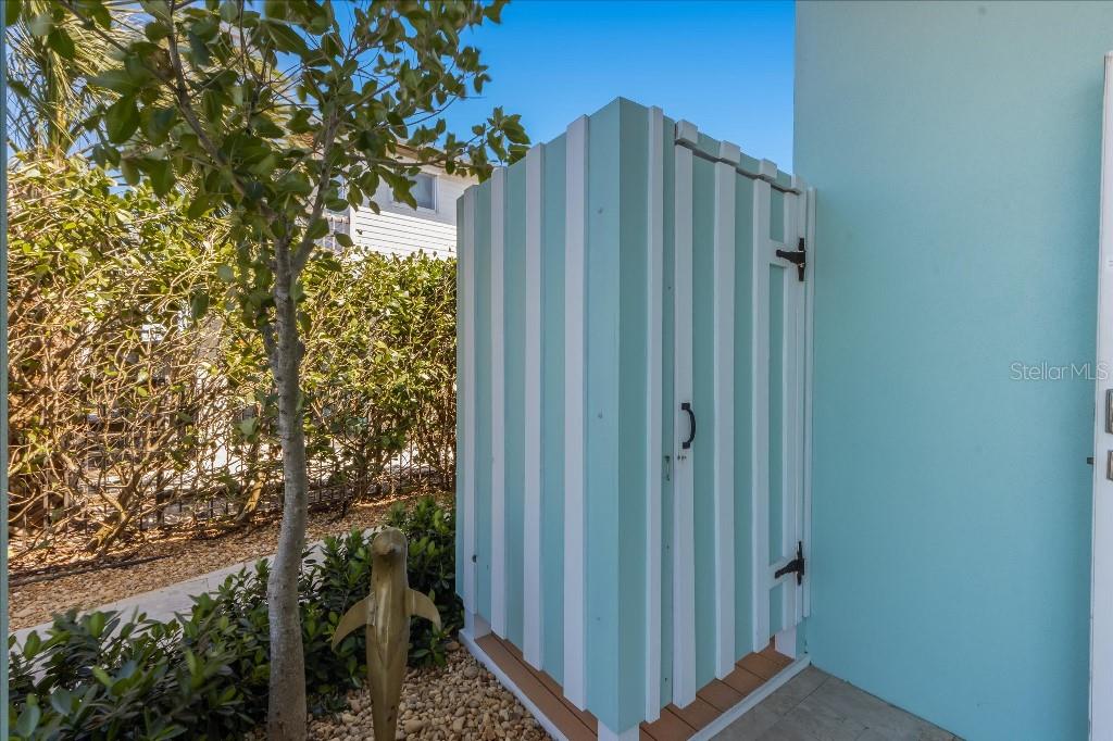 HOLMES BEACH 17TH UNIT - Residential