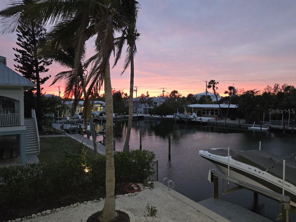 HOLMES BEACH 17TH UNIT - Residential