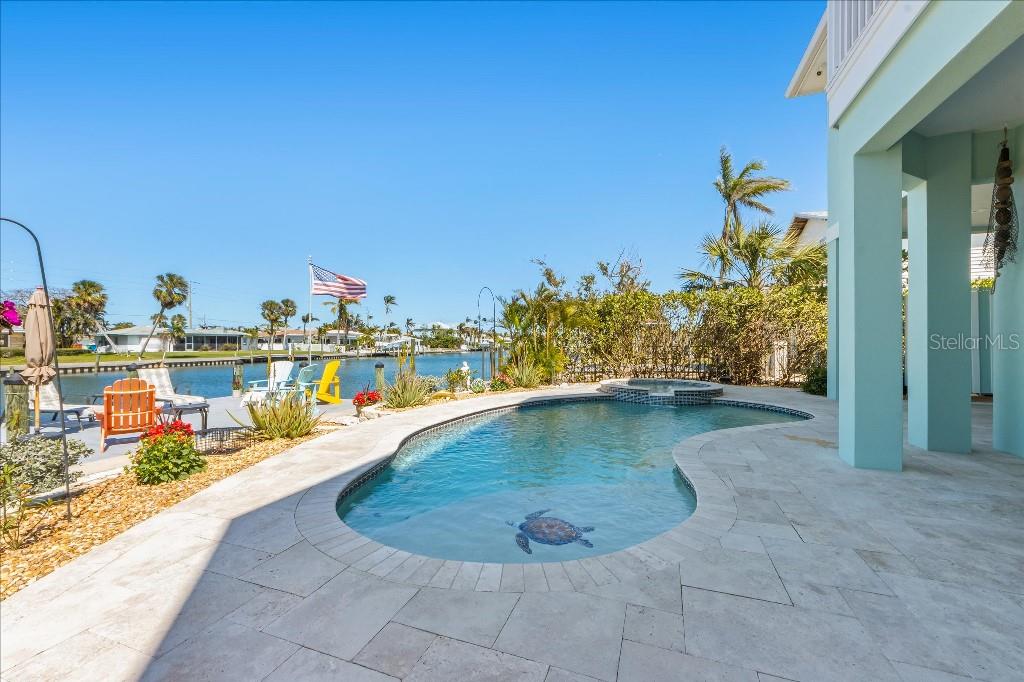 HOLMES BEACH 17TH UNIT - Residential