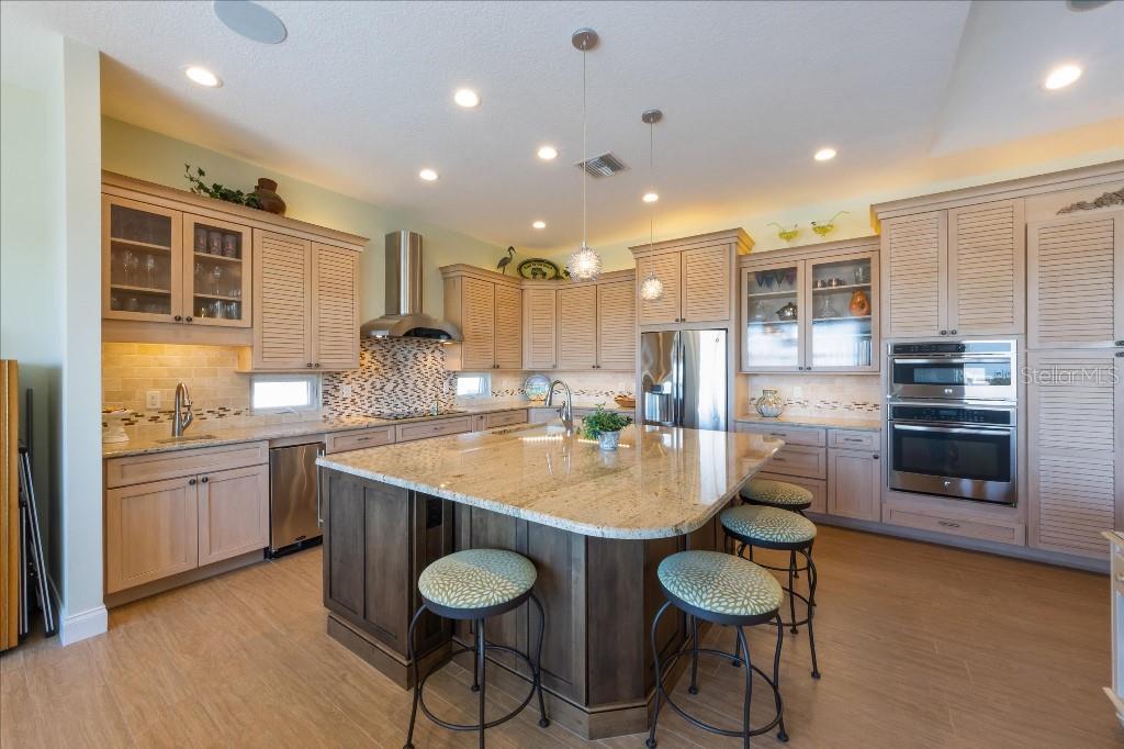 HOLMES BEACH 17TH UNIT - Residential