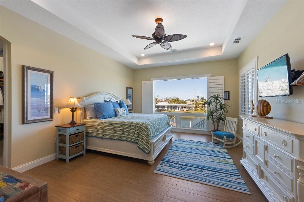 HOLMES BEACH 17TH UNIT - Residential