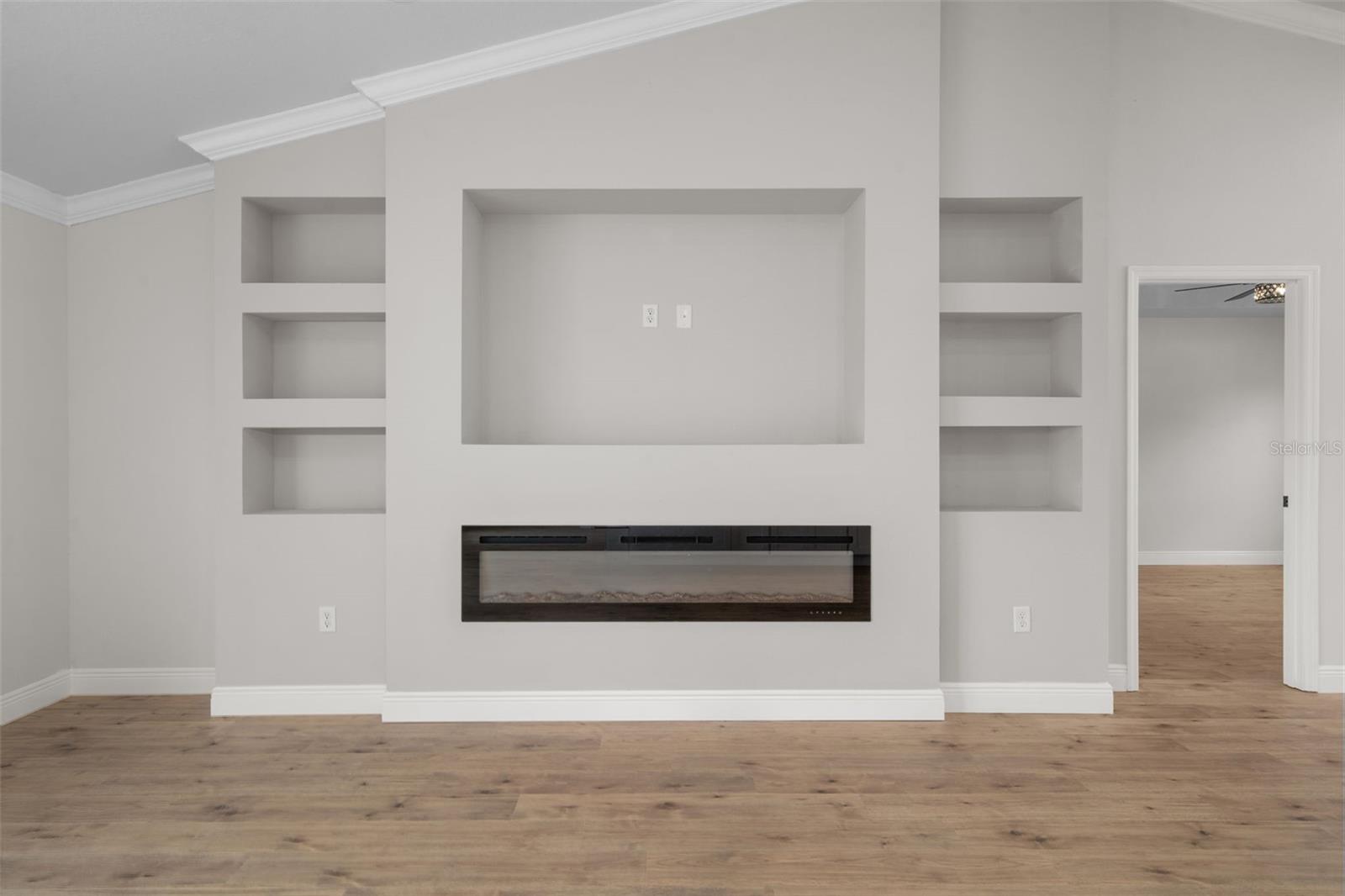 ROYAL HIGHLANDS - Residential